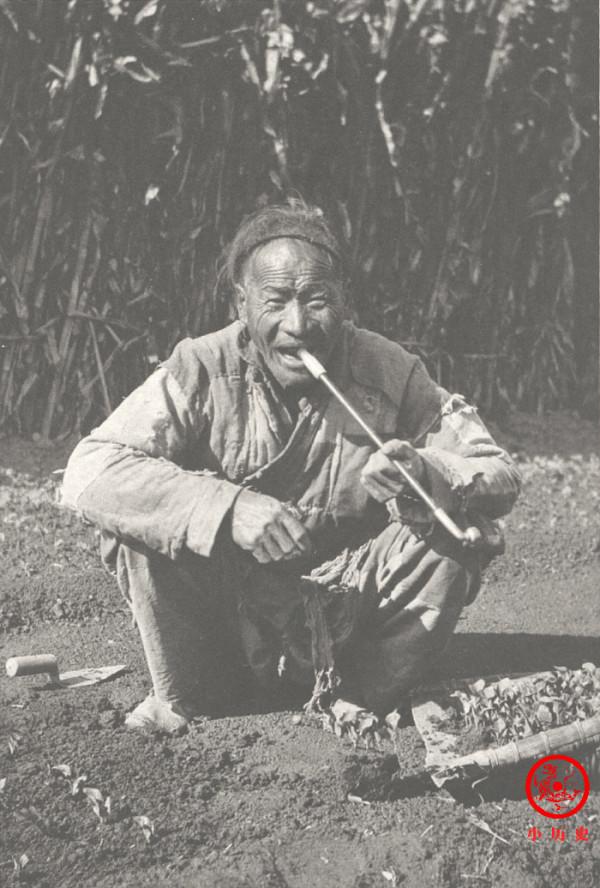 晚清老照片：19歲女孩病癒出院開心到飛起，居民遇大火房倒屋塌