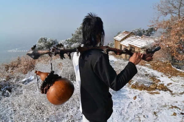 山東一位道長堅信龍真實存在，並上山尋龍16年，至今仍在山上堅持