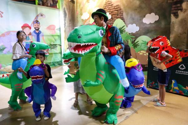 暑假，帶娃來桂林千古情放肆撒野，看精彩演出，重返侏羅紀