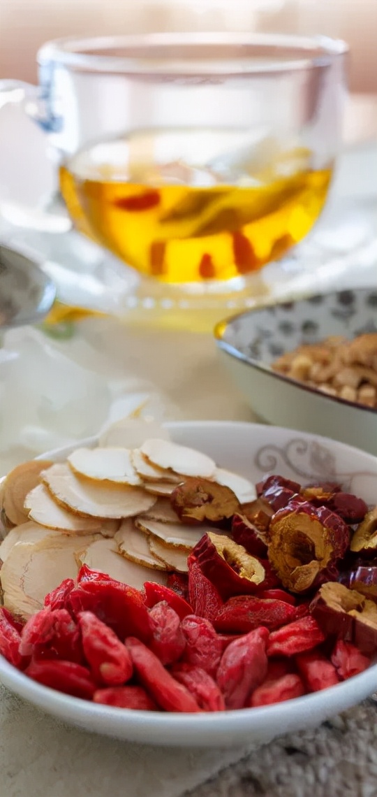 乾燥會讓人更易生病,名中醫教你潤肺補氣藥膳方 乾燥會讓人更易生病,名中醫教你潤肺補氣藥膳方