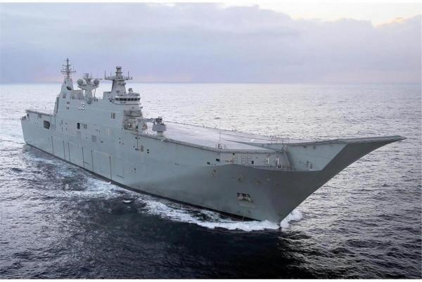 “堪培拉”級兩棲攻擊艦圖集（118圖）