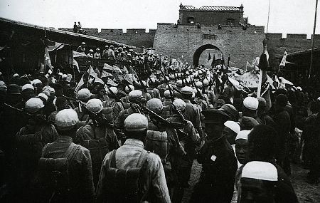 西北三馬之一的馬鴻賓，1949年9月發動起義，他後來怎麼樣了？