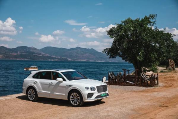 “失去聲浪”的賓利添越如何引人注目 | CAR REVIEWS