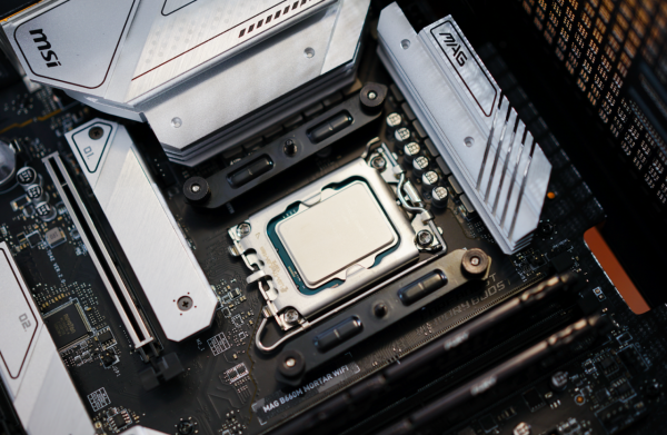 這就是12代平臺的紅利？i5 12500+微星B660平臺居然能跑分超130萬