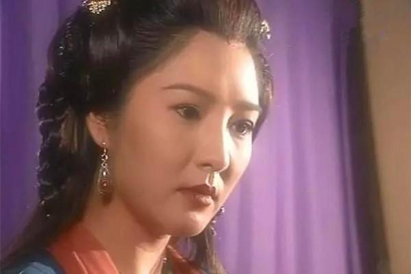 這個馬伕人媚到骨子裡，無人超越，她成就一個熒屏經典