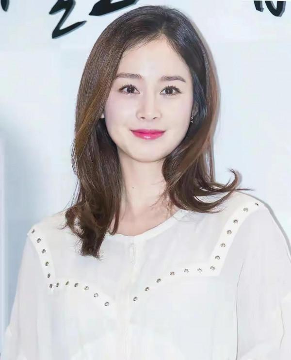 8位初代韓流女星今昔對比,有人美貌依舊,有人中年顏垮,差距大 8位初代韓流女星今昔對比,有人美貌依舊,有人中年顏垮,差距大