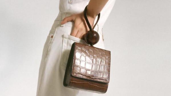 摩登日記|把包包挽在手腕上,復古華麗又時髦 摩登日記|把包包挽在手腕上,復古華麗又時髦