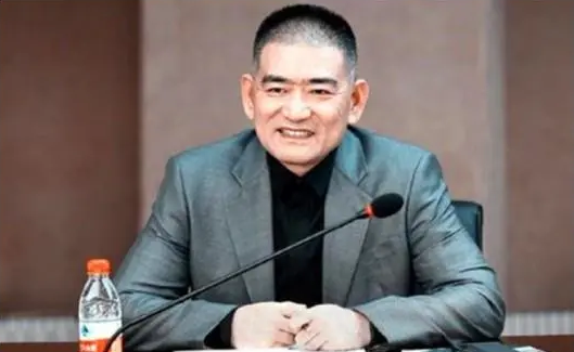 老隆鑫人獨家揭秘：企業是如何一步步倒下的？