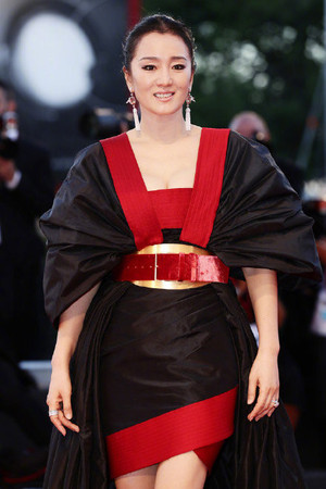 鞏俐驚傳「退出新加坡籍」重回祖國懷抱！陸網瘋猜：跟限籍令有關