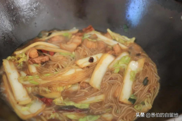 中秋節去農村的小姨家走親戚，幾道菜端上來，全桌人都不淡定了