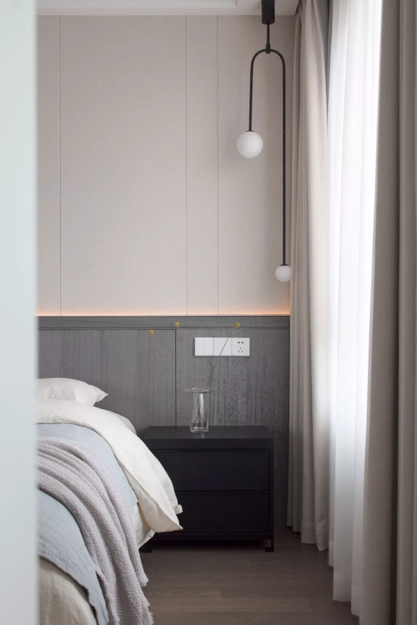 130㎡現代簡約風格新房裝修，客餐廳背景牆愛了