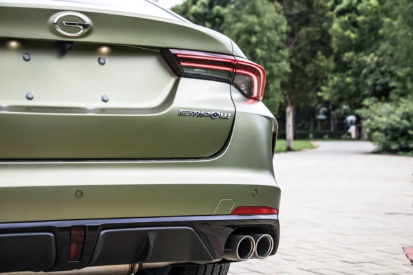 原廠改裝排氣,駕駛氛圍滿分,最近大熱的傳祺影豹到底怎樣? 原廠改裝排氣,駕駛氛圍滿分,最近大熱的傳祺影豹到底怎樣?