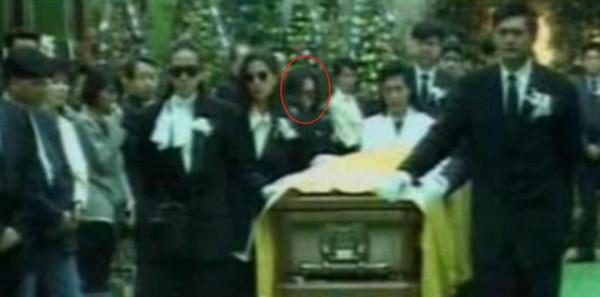 28年前陳百強去世,何超瓊堅持為他扶靈,當年賭王真的棒打鴛鴦嗎 28年前陳百強去世,何超瓊堅持為他扶靈,當年賭王真的棒打鴛鴦嗎