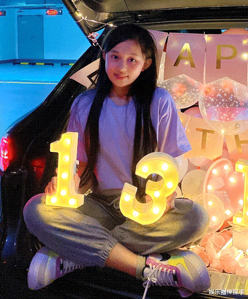 “小葡萄”長大了,14歲成長腿美女,模樣和小時候變化大 “小葡萄”長大了,14歲成長腿美女,模樣和小時候變化大