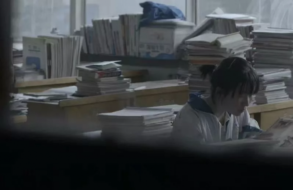 別嘲那個努力的大學生是“卷王”