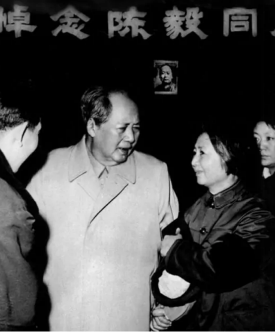 陳毅病逝,周恩來劉伯承痛哭流涕,毛主席最後一刻出現在追悼會上 陳毅病逝,周恩來劉伯承痛哭流涕,毛主席最後一刻出現在追悼會上