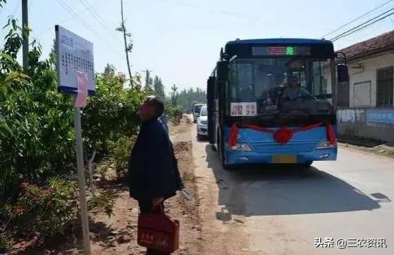 曾經人滿為患的農村客運車，為何如今無人問津？