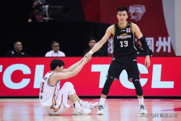 這次楊鳴必然奪冠,不僅郭艾倫已滿血,遼寧整體的進步也不小 這次楊鳴必然奪冠,不僅郭艾倫已滿血,遼寧整體的進步也不小