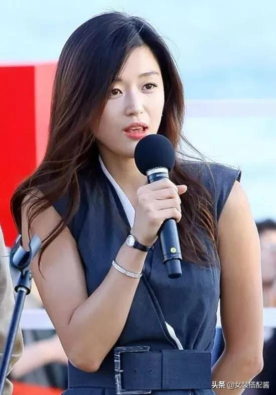 微胖女人穿T恤，要懂得搭配技巧！記住這“4不要”給氣質加分