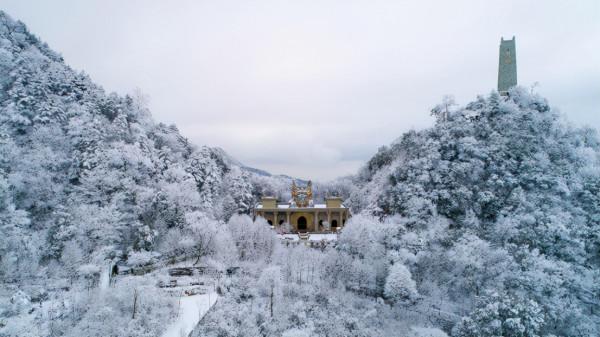 四川人家門口的滑雪場，元旦盡享冰雪世界，團圓跨年吃火鍋