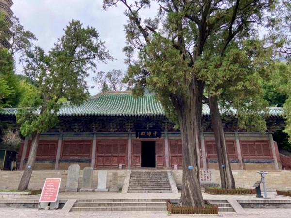 遊靈巖大佛山景區 遊靈巖大佛山景區