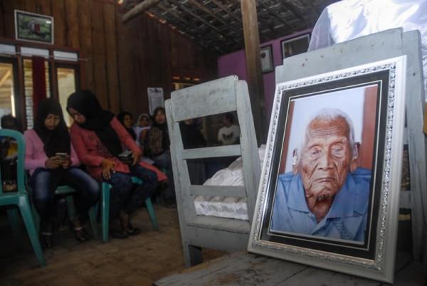 4年前，印尼一名146歲的老翁去世，官方承認他的年齡，吉尼斯不認