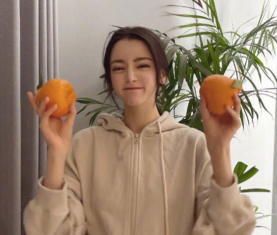 《球狀閃電》換下熱巴？網傳劇版童瑤，影版趙麗穎，兩位都很期待