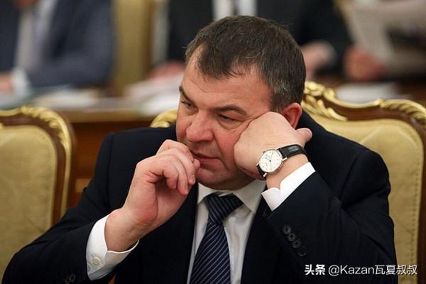 要美人不要江山，前俄羅斯防長謝爾久科夫，因鉅額貪腐而跌下神壇