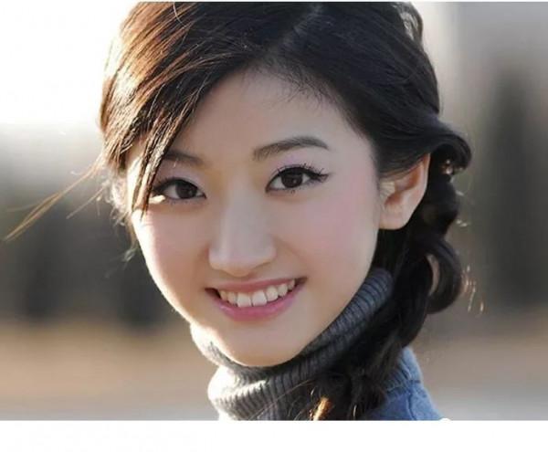 阿嬌的腿，楊冪的鼻子，劉亦菲的肩膀，說說女星的長相短板