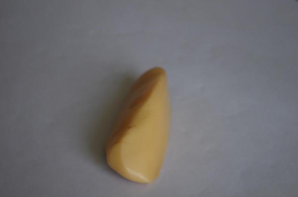 泥石也叫古陶石，肌膚溫潤如玉