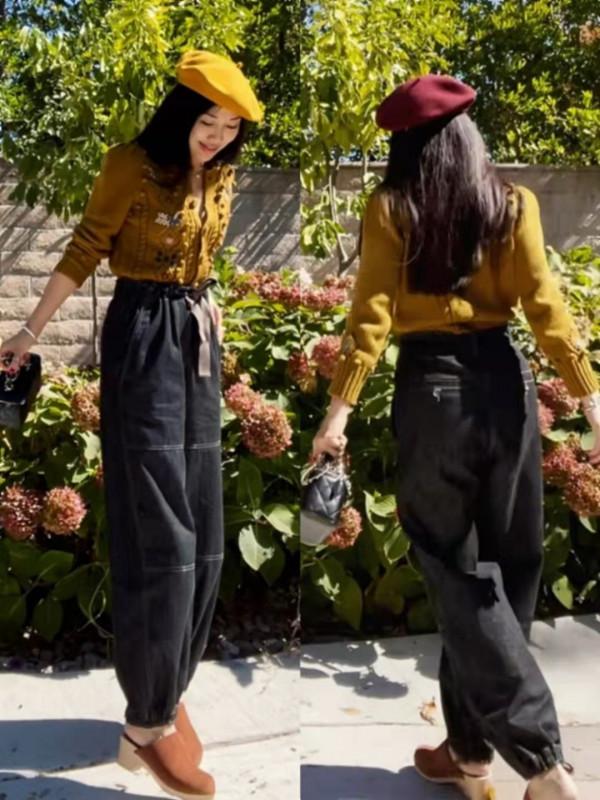 秋季懂搭配的女人不顯老，不信看這位52歲“姐姐”，比小姑娘還俏