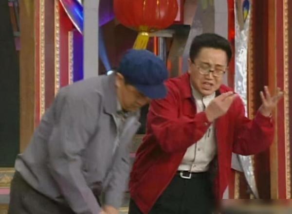 演員句號：再婚娶小11歲妻子“丫蛋”，讓喪子的岳父母晚年不流淚