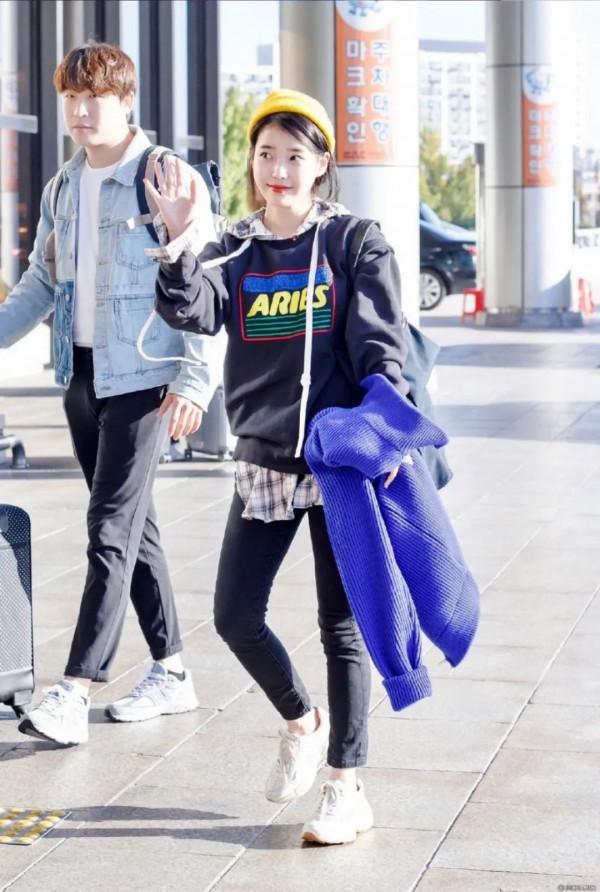 韓星街拍 | 蛀牙警告！IU的街拍怕是比她的歌還要甜