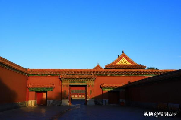 繼續走故宮西路，去看那些與太后們有關和無關的寶貝