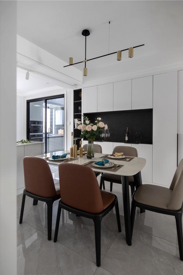 130㎡輕奢風格三居室，浪漫西廚和生活的結合，享受在家的每一刻