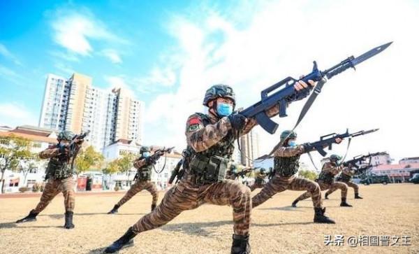 對越作戰結束後,我軍三稜刺刀被“禁用”了?其實是被淘汰了 對越作戰結束後,我軍三稜刺刀被“禁用”了?其實是被淘汰了