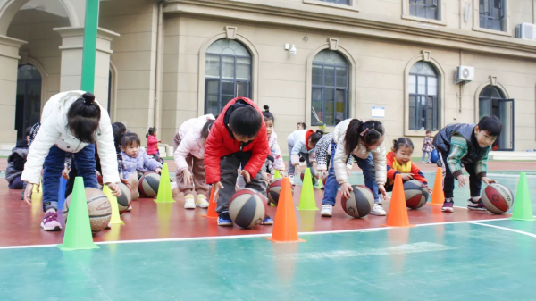 高新區匯愛幼稚園丨快樂籃球,陽光成長:我和“籃球”做朋友 高新區匯愛幼稚園丨快樂籃球,陽光成長:我和“籃球”做朋友