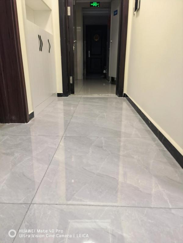 客廳地磚哪家好!堅硬,耐磨用斯米克瓷磚 客廳地磚哪家好!堅硬,耐磨用斯米克瓷磚