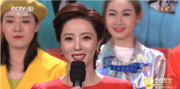 春晚造型大爆火！李思思口紅色號再出圈，馬凡舒首登春晚就了不得
