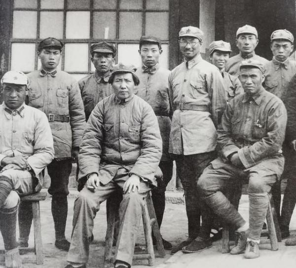 毛主席是如何評價周恩來、朱德、劉少奇、鄧小平的