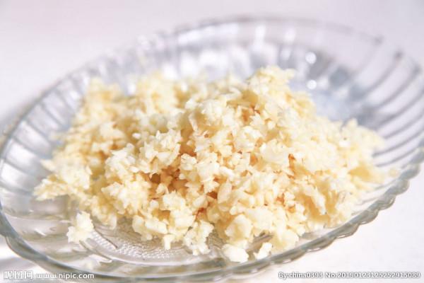 如何給臘八蒜穿上一件靚麗的過年新衣？