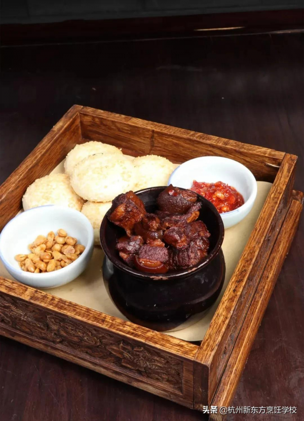 九道酒樓口碑菜品，時令應季，特別實用