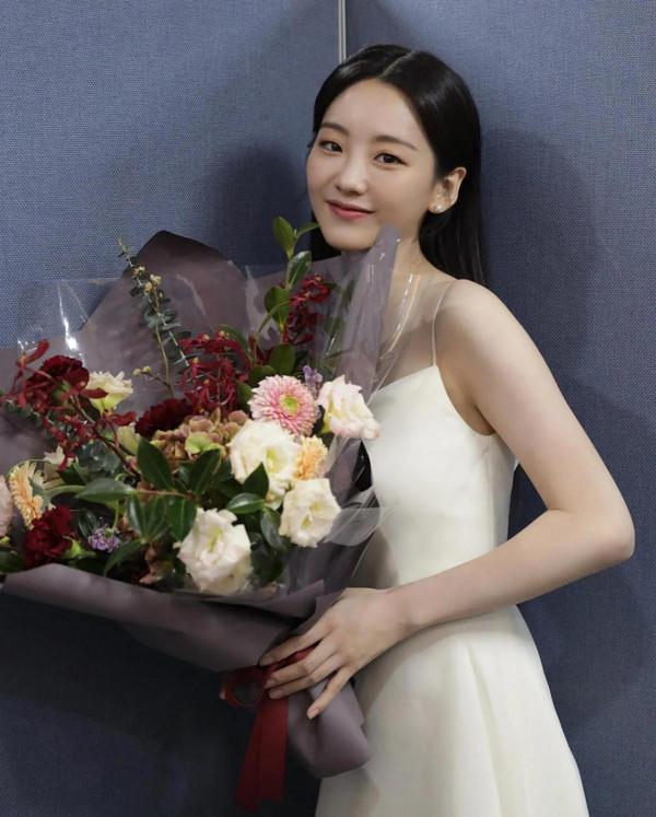 《殭屍校園》最美班長爆紅！甜美演員：趙怡賢，高冷演技狂圈粉