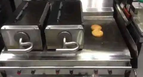 麥當勞奪取了蘇聯的“軍政大權” 麥當勞奪取了蘇聯的“軍政大權”