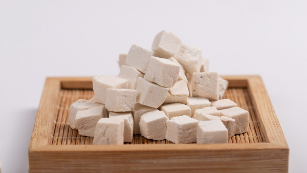 總感覺嗓子裡有痰？多半是溼氣重，簡單四味藥，燥溼化痰