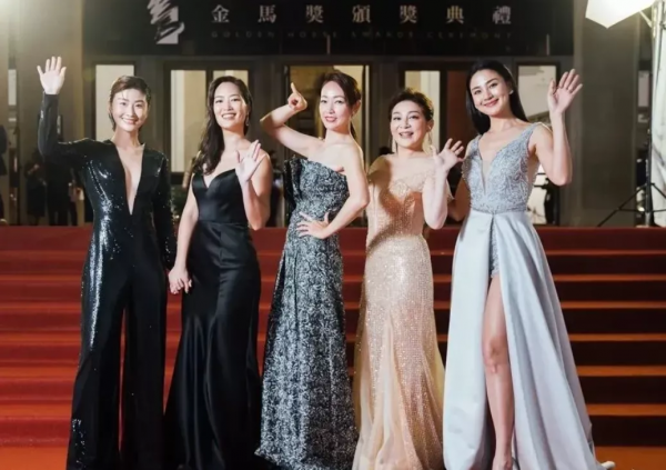 金馬獎淪為糊咖大聚會,入圍演員硬湊,獎品送電飯鍋和麻將 金馬獎淪為糊咖大聚會,入圍演員硬湊,獎品送電飯鍋和麻將