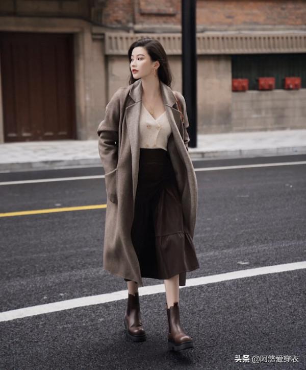 秋冬買靴子,儘量少買黑色,這4種“高階色”時髦也百搭,顯腿長 秋冬買靴子,儘量少買黑色,這4種“高階色”時髦也百搭,顯腿長