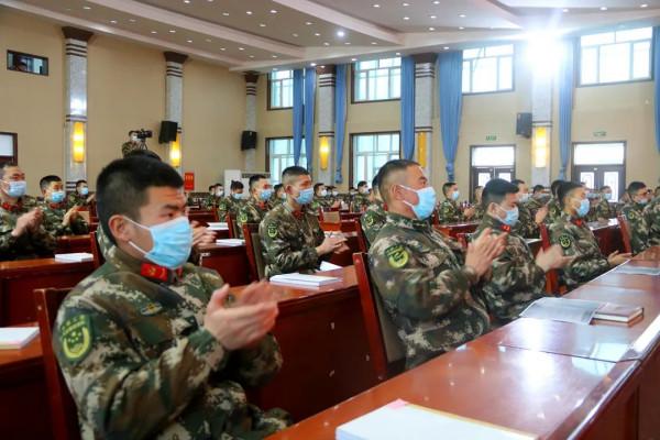 這場演講,講的都是官兵心坎裡的故事 這場演講,講的都是官兵心坎裡的故事