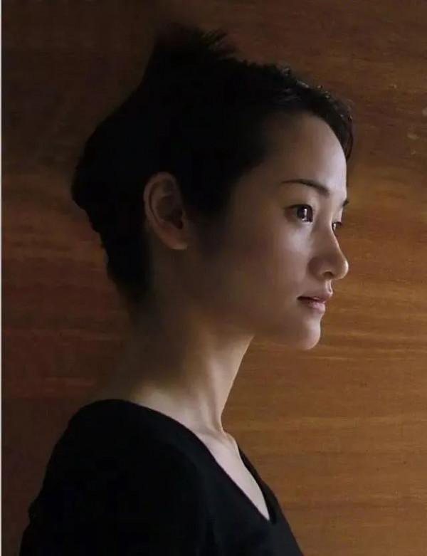 才貌雙全女畫家,她的畫總讓人忍不住想要放大來看... 才貌雙全女畫家,她的畫總讓人忍不住想要放大來看...