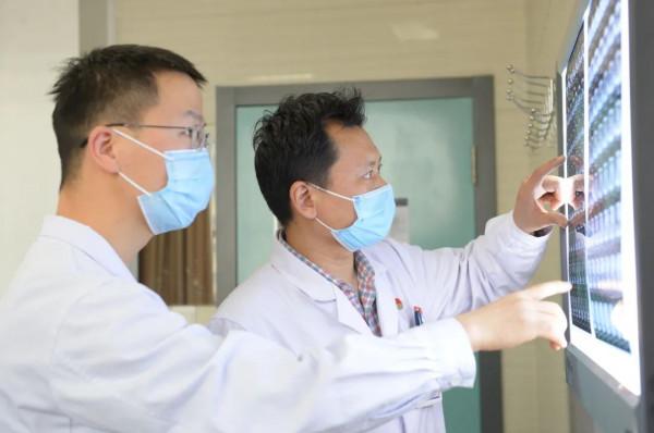 冠心病術後7年又復發，同期複合手術拯救高齡老人